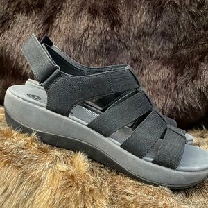 Clark’s cloud steppers sandals Size 9 1/2
